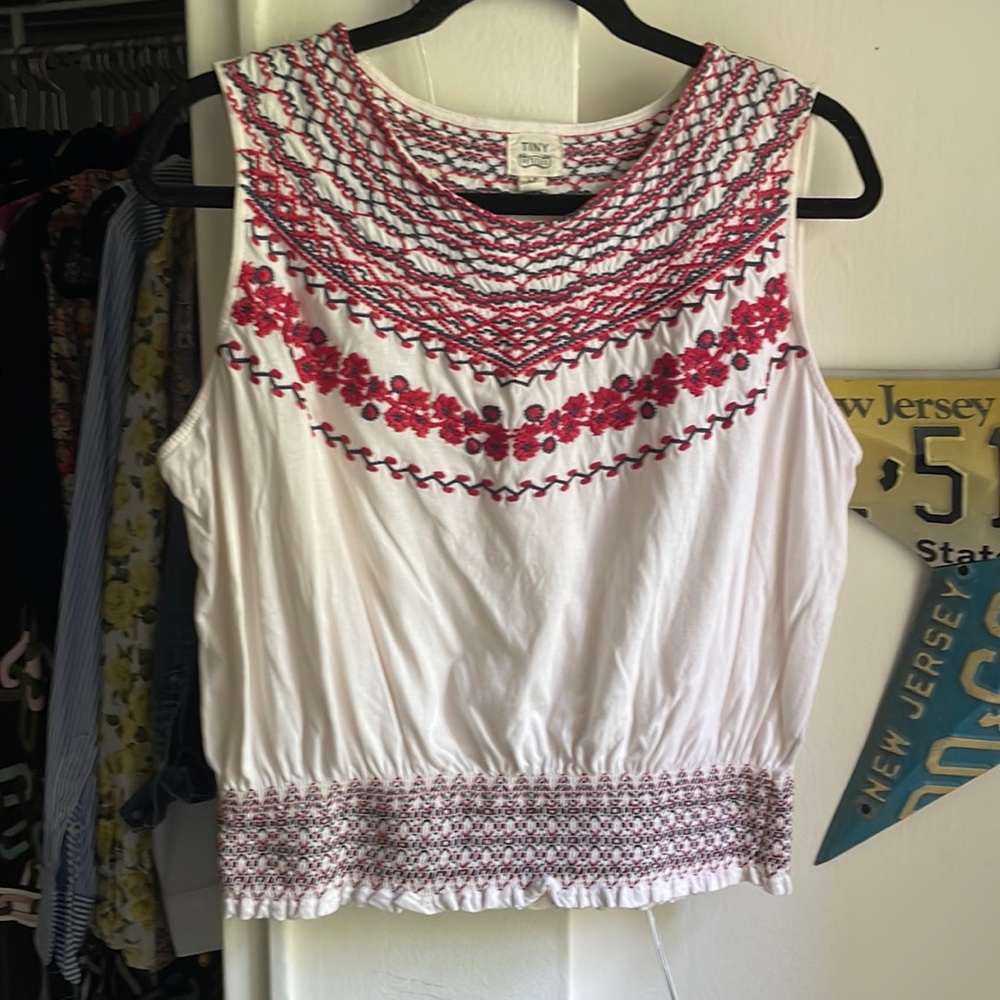 Gorgeous!!! Embroidered Anthropologie sleeveless blouse!